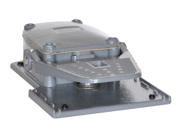 KR100 KR100L11 Pushbutton Stations & Control Boxes